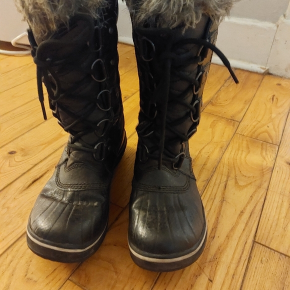 Sorel boots - Picture 3 of 6